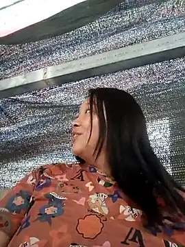 Snapshot of MuiNay chatting on October 20, 2:34 am MuiNay online show from October 20, 2:34 am