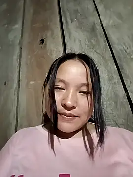 Snapshot of MuiNay chatting on October 24, 12:23 pm MuiNay online show from October 24, 12:23 pm