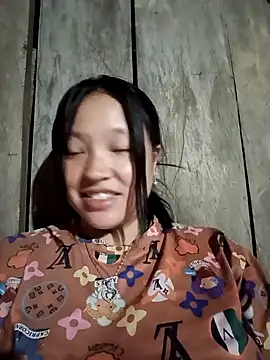 Snapshot of MuiNay chatting on October 25, 1:07 pm MuiNay online show from October 25, 1:07 pm