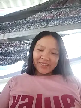 Snapshot of MuiNay chatting on October 29, 12:24 am MuiNay online show from October 29, 12:24 am