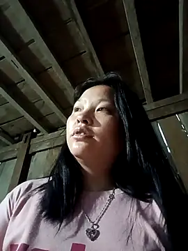 Snapshot of MuiNay chatting on October 31, 11:06 pm MuiNay online show from October 31, 11:06 pm