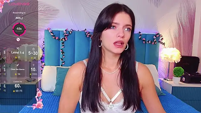 Snapshot of kimberlyy77 chatting on October 4, 6:33 am kimberlyy77 online show from October 4, 6:33 am