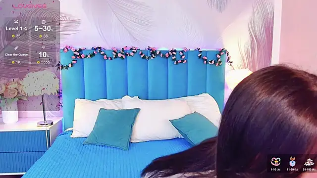 Snapshot of kimberlyy77 chatting on October 17, 6:38 am kimberlyy77 online show from October 17, 6:38 am