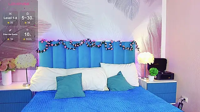 Snapshot of kimberlyy77 chatting on October 26, 6:08 am kimberlyy77 online show from October 26, 6:08 am