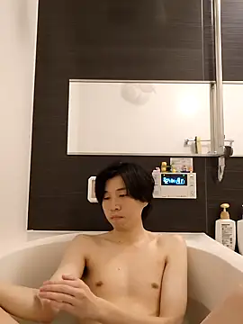 Snapshot of tanaka113 chatting on May 2, 2:33 pm tanaka113 online show from May 2, 2:33 pm