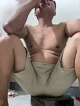 hotboy2x online show from May 7, 12:32 pm