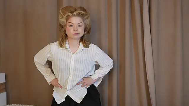 Stella Vanila online show from October 8, 1:14 am