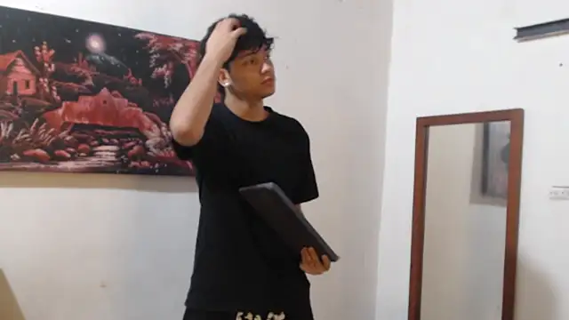 alice julls online show from November 15, 7:43 pm