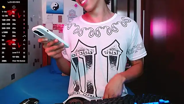 DannyPhantom555 online show from November 28, 6:32 pm