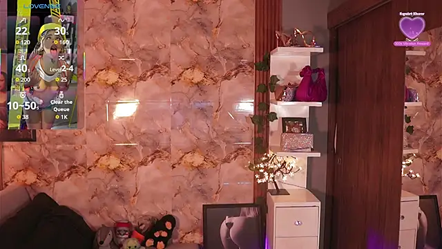 hannachris- online show from November 29, 9:07 pm