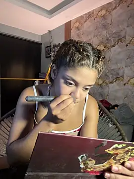 hannachris- online show from December 3, 11:25 pm