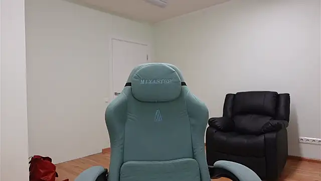 Snapshot of Laura_Chaplin chatting on October 25, 4:35 pm Laura Chaplin online show from October 25, 4:35 pm