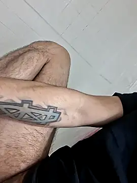 Snapshot of Steventorres4958 chatting on April 3, 7:34 pm Steventorres4958 online show from April 3, 7:34 pm