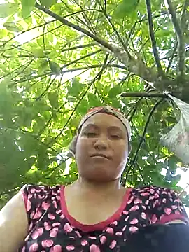 Snapshot of Love-Mama33 chatting on November 15, 6:22 am Love-Mama33 online show from November 15, 6:22 am