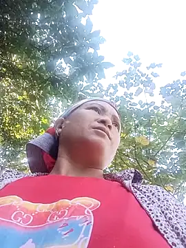 Snapshot of Love-Mama33 chatting on November 26, 2:56 am Love-Mama33 online show from November 26, 2:56 am