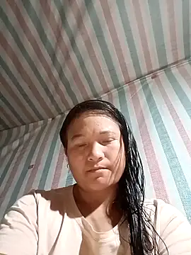 Snapshot of Love-Mama33 chatting on December 4, 12:47 pm Love-Mama33 online show from December 4, 12:47 pm