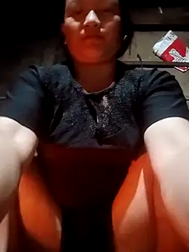 Snapshot of Love-Mama33 chatting on December 16, 12:48 am Love-Mama33 online show from December 16, 12:48 am