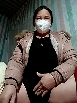 Snapshot of Love-Mama33 chatting on January 10, 1:02 pm Love-Mama33 online show from January 10, 1:02 pm