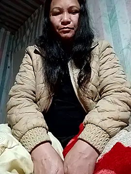 Snapshot of Love-Mama33 chatting on January 12, 6:02 pm Love-Mama33 online show from January 12, 6:02 pm