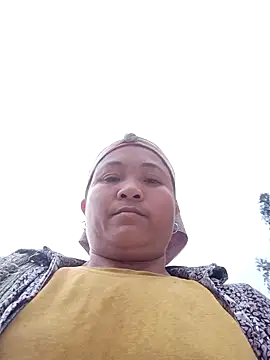 Snapshot of Love-Mama33 chatting on February 11, 9:47 am Love-Mama33 online show from February 11, 9:47 am