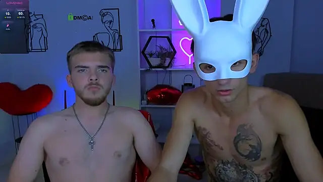 Snapshot of aron_black_ chatting on September 10, 8:09 pm aron black  online show from September 10, 8:09 pm