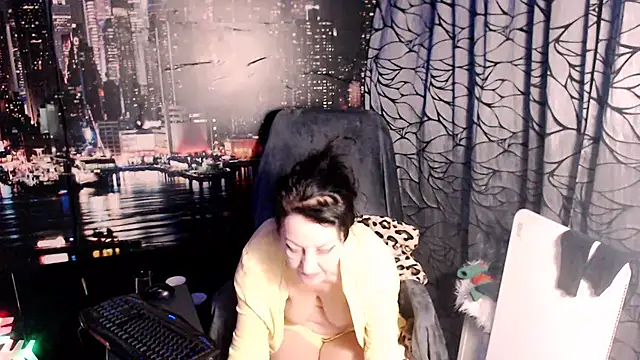 AMOURSWEET2025 online show from February 8, 5:05 pm