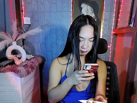 Snapshot of Nathalie_Smith19 chatting on April 18, 9:37 pm Nathalie Smith19 online show from April 18, 9:37 pm