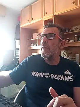 gigolobcn online show from April 24, 4:31 pm