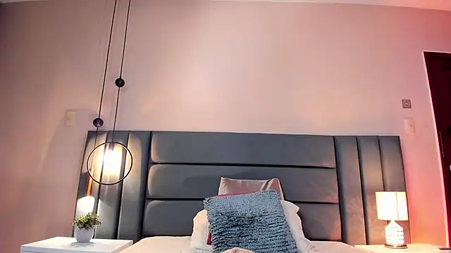 Snapshot of AelinDuvalier chatting on October 8, 6:27 pm AelinDuvalier online show from October 8, 6:27 pm