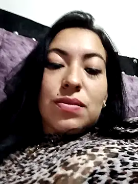 Snapshot of angelicroose2 chatting on February 15, 5:48 am angelicroose2 online show from February 15, 5:48 am