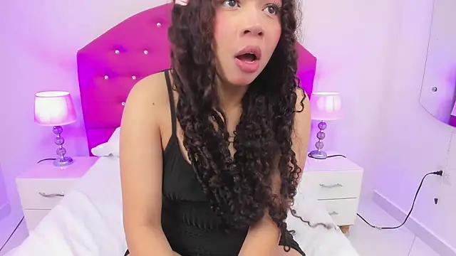 STEFANY MOLL online show from November 27, 4:03 am