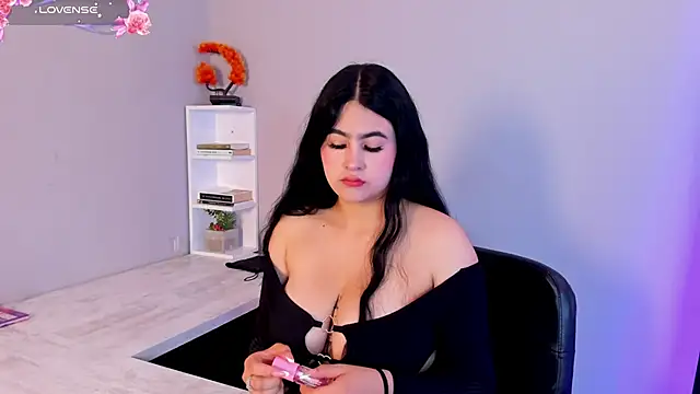 Emma  clark  online show from September 29, 12:32 pm