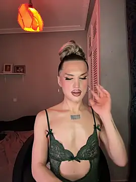 lacattiva online show from October 14, 2:34 am