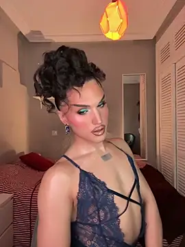 lacattiva online show from December 4, 9:23 pm