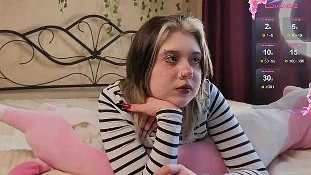 IrisSoCute online show from September 19, 8:27 am