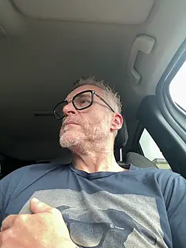 Axl hot online show from May 14, 3:41 pm