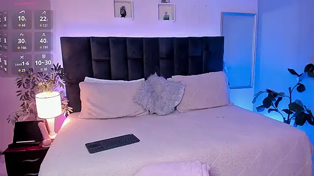 Phillicious   online show from June 6, 1:21 am