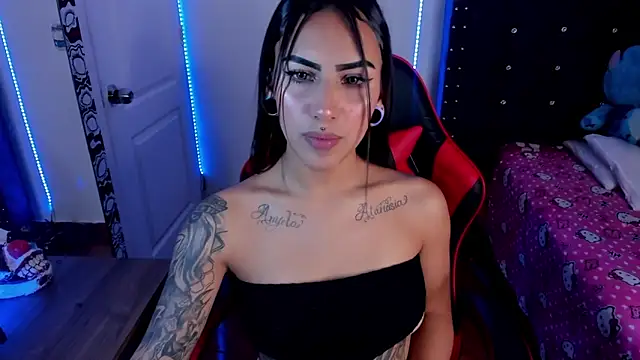 Snapshot of Samanthademonx20_ chatting on April 7, 7:09 am Samanthademonx20 online show from April 7, 7:09 am