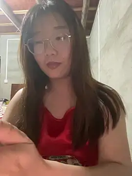 sisi-maiden online show from April 4, 1:08 pm