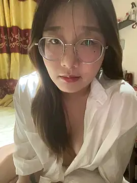 Snapshot of sisi-maiden chatting on April 30, 1:06 pm sisi-maiden online show from April 30, 1:06 pm