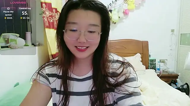 Snapshot of sisi-maiden chatting on July 13, 12:52 pm sisi-maiden online show from July 13, 12:52 pm