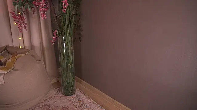 Snapshot of Sense_Of_Rosemary chatting on January 11, 6:07 am Sense Of Rosemary online show from January 11, 6:07 am