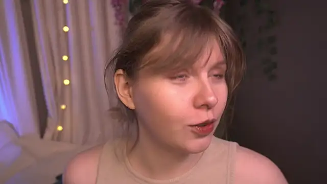 Snapshot of Sense_Of_Rosemary chatting on January 18, 5:44 am Sense Of Rosemary online show from January 18, 5:44 am