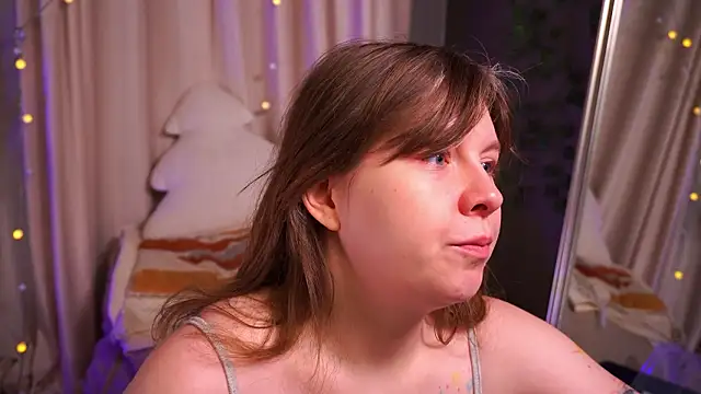 Snapshot of Sense_Of_Rosemary chatting on February 6, 5:45 am Sense Of Rosemary online show from February 6, 5:45 am