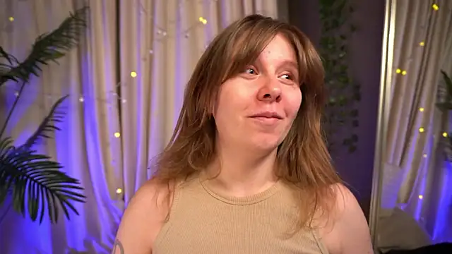 Snapshot of Sense_Of_Rosemary chatting on February 24, 5:38 am Sense Of Rosemary online show from February 24, 5:38 am