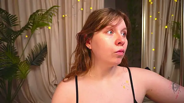 Snapshot of Sense_Of_Rosemary chatting on February 28, 5:30 am Sense Of Rosemary online show from February 28, 5:30 am