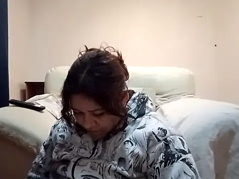 Snapshot of Kitty_WetXxX chatting on February 1, 1:48 am Kitty WetXxX online show from February 1, 1:48 am