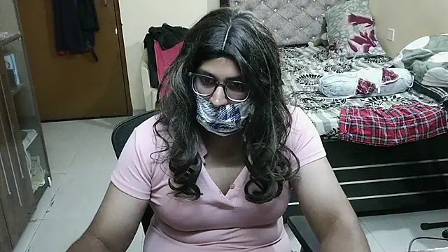 miniSissySlut1 online show from May 9, 6:35 pm