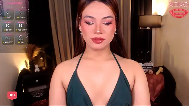 Snapshot of IamRaeganDolls69 chatting on March 6, 12:40 am IamRaeganDolls69 online show from March 6, 12:40 am