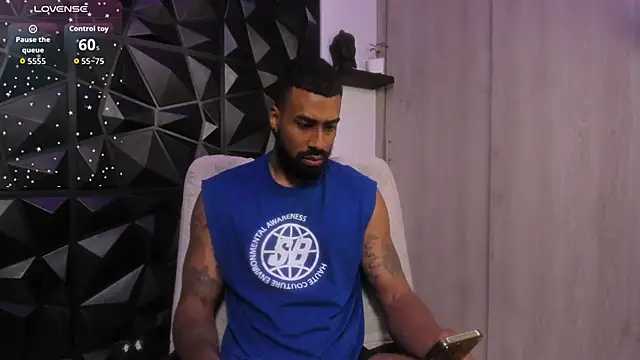 Snapshot of OstinDaniels chatting on May 18, 11:32 pm OstinDaniels online show from May 18, 11:32 pm